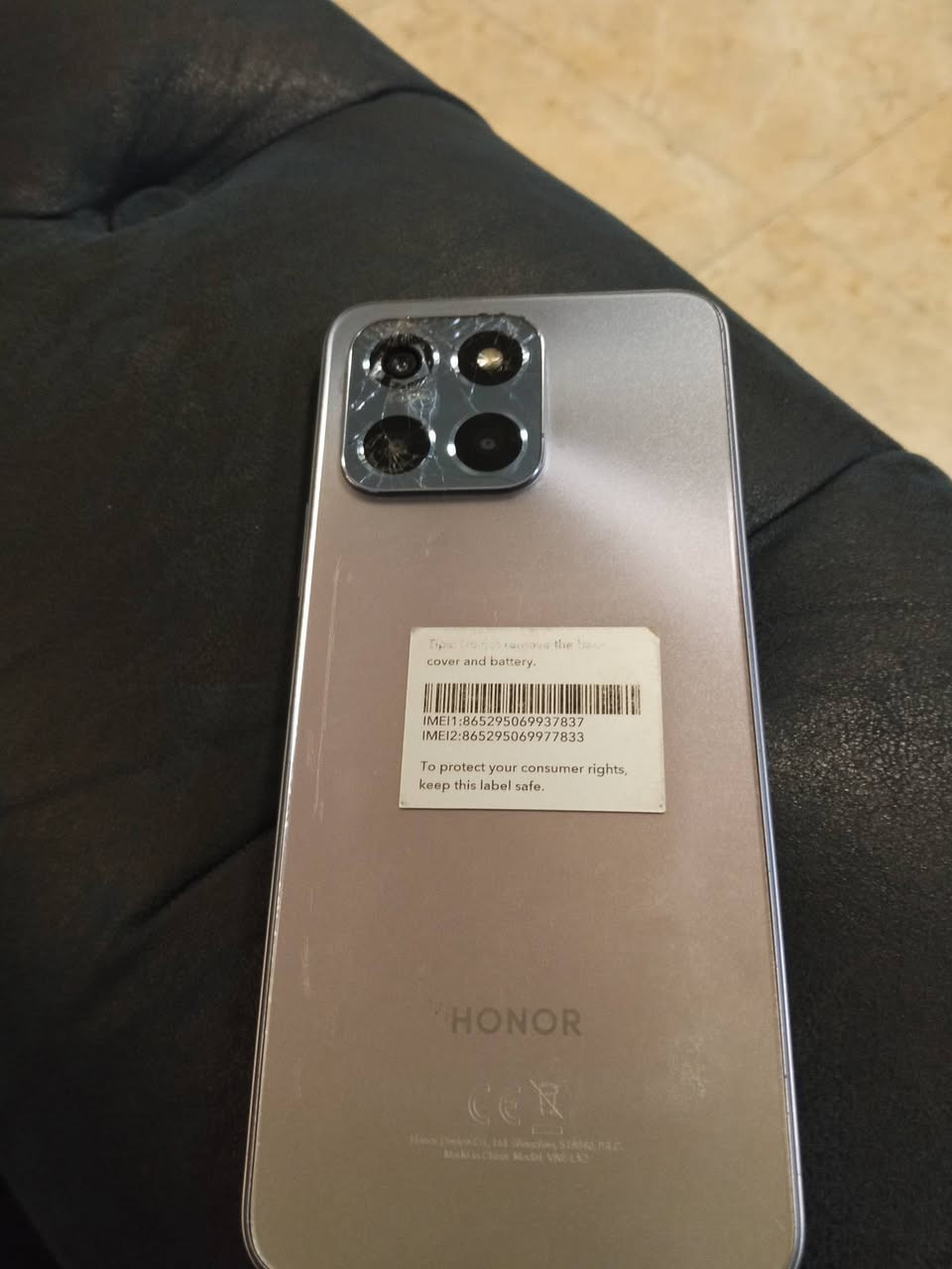 سلام عليكم تليفون للبيع بس كمره مكسوره باقي حديد ما صلح رقم الهاتف ***********
