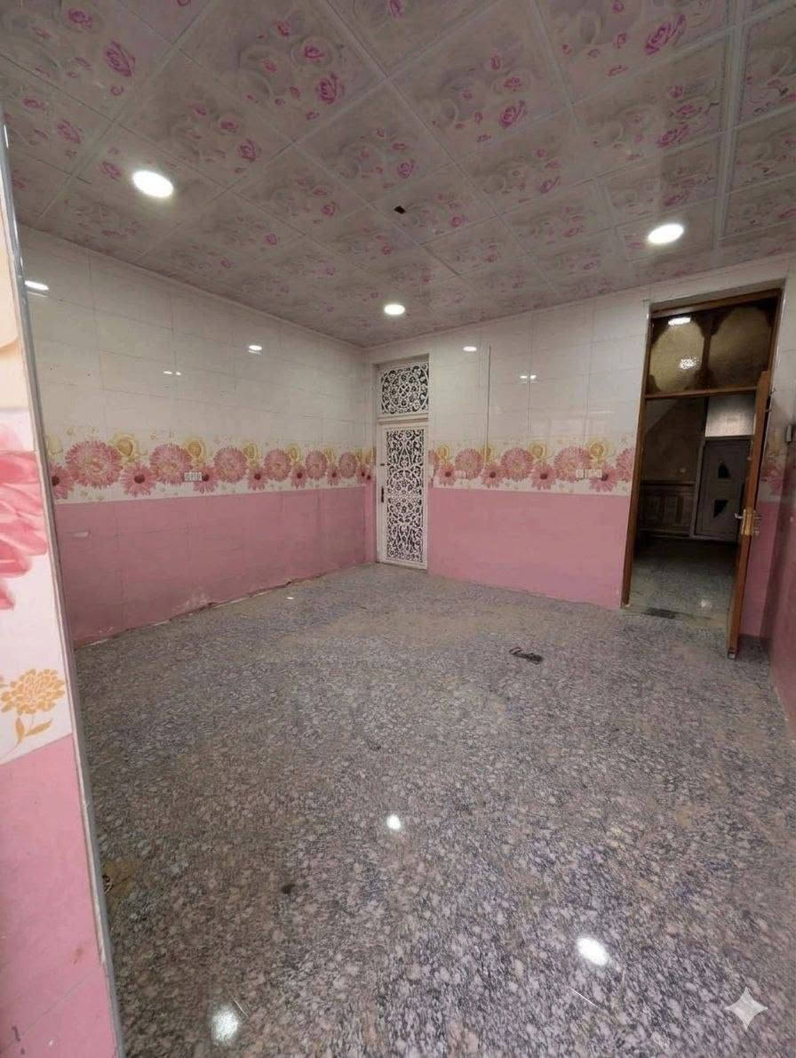 عروضنا اليوم 
دار للبيع بناء حديث سنه 2021
الموقع 🌍 حي الصحه 
 خلف  مارينا 
مساحه الدار 220م🏠
خدمات متوفره كامله 
محتويات الدار طابقين.....
🏠الطابق الأرضي الاول
صاله 
هول 
مطبخ 
غرفه نوم عدد 1 
مجمع صحيات 
🏠الطابق الثاني.....
غرفه نوم عدد 3
مجمع صحيات 
علما الدار فارغ تسليم مباشر 
غير مسكون 
اي استفسار او الاتصال على الارقام التاليه 📞 📱 📱 📱 📱 
***********
***********

