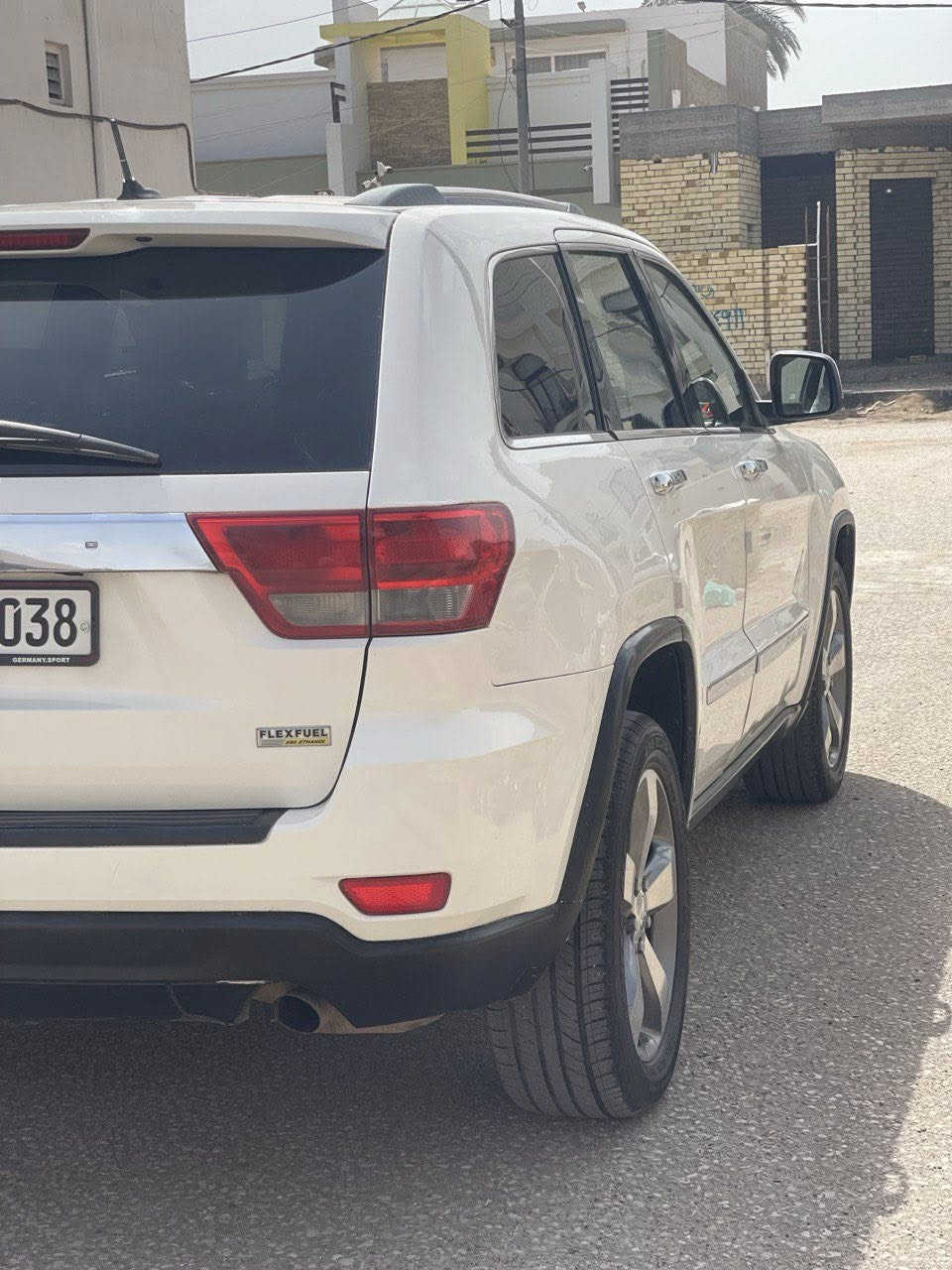 السلام عليكم
للبيع جيب گراند شيروكي موديل 2012🇺🇸
رقم اربيل انگليزي بأسمي 
فول مواصفات عدا الفتحه 
بصمة تشغيل واطفاء 
شاشه اندرويد وكاميرا خلفيه
ويل حجم 20 
كشنات كهرباء
دوشمه الداخل جديده ببغداد بالنواب 
تخم تاير حداديه أماميه وخلفيه كله جديد 
السياره داخله للعراق كلين 
وصارت بيهه دحچات بسيطه وشخوط بالعراق وع اثرهن صار بيهه صبغ بسيط بدون ايرباك والسونار مرفق بالصور 
السياره مال جناي وخسران عليهه مابيهه كل نقص متخسر عليهه الف 
العنوان: بابل-الحمزة الغربي 
للاستفسار مراسلة الصفحه او الاتصال ع الرقم:***********
