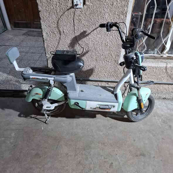 سلام عليكم دراجه شحن للبيع السعر ٢٠٠ قفل المكان بغداد الدولعي ***********
