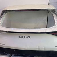 قبق جنطه كيا سبورتج 2026 لون ابيض بيه فقط 3 رصعات   للاستفسار ‭0774 15...