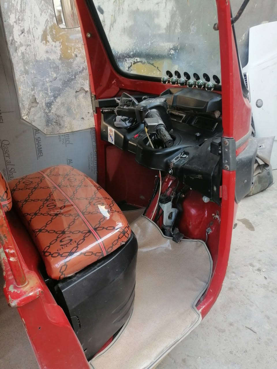 السلام عليكم تكتك تي في اس مديل 2018رقم وسنويه بغداد بسمي محرك كير اكسل كلجات تخم تاير كهربياتها كلها شغاله من الطول لطول ضفيرتها مال 22بيع بسبب الضروف وحته مغاسلها لين معندي مجال اغسلها وبيه دوس معمرات عوزهن فقط صبغ السعر 3300وبيه مجال لطيبين مكاني بغداد لامين الثانيه***********
