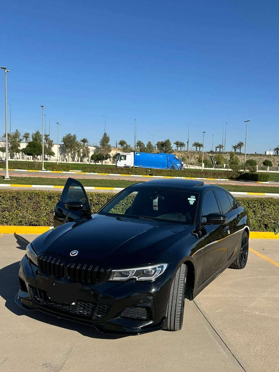 بي إم دبليو 330 موديل 2022 ألماني 
• محرك 4 سلندر تيربو
• رقم أربيل الجديد – فحص وهزة جديد
• الممشى 68 ألف كم شرط
المواصفات:
• فتحة سقف سلايت
• بصمة تشغيل مع أبواب
• رادار أمامي وخلفي وجانبي
• شاشة كبيرة
• مقاعد جلد
• هاندبريك بصمة
• إضاءة داخلية متعددة الألوان
• لايتات LED
• لايت ليزري متحرك مع الستيرن
• باقي مواصفات بي إم دبليو المعروفة
• السيارة جاهزة بدون أي مصرف
• مكفولة مكينة + كير + صدر
الضرر:
بنيد صبغ + شبر بالجاملغ فقط، لغد وشاصي بشرط
المكان: أربيل

رقم صاحب سيارة ***********
