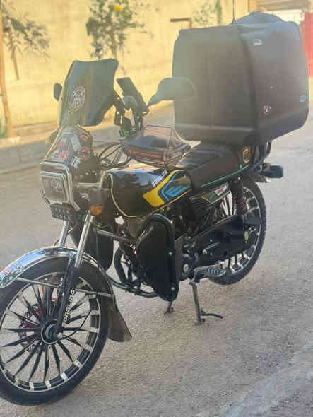 على وضعها وعلى الاضافات لي بيها ب٩٠٠ قفل قفل قفل .عشر عدسات اصفر وابيض عالي ناصي +لد الوان داخل الدراجه بلكامل +درع+اربع هورنات +واقيات لدراجه موديل26 ماماشيه هواي الله شاهد شهرين صارلها عندي دبل بصمه دبل سويج الدراجه كل نقص مابيها هذا رقمي مو شراي لاتدخل وتعبني *********** بغداد
