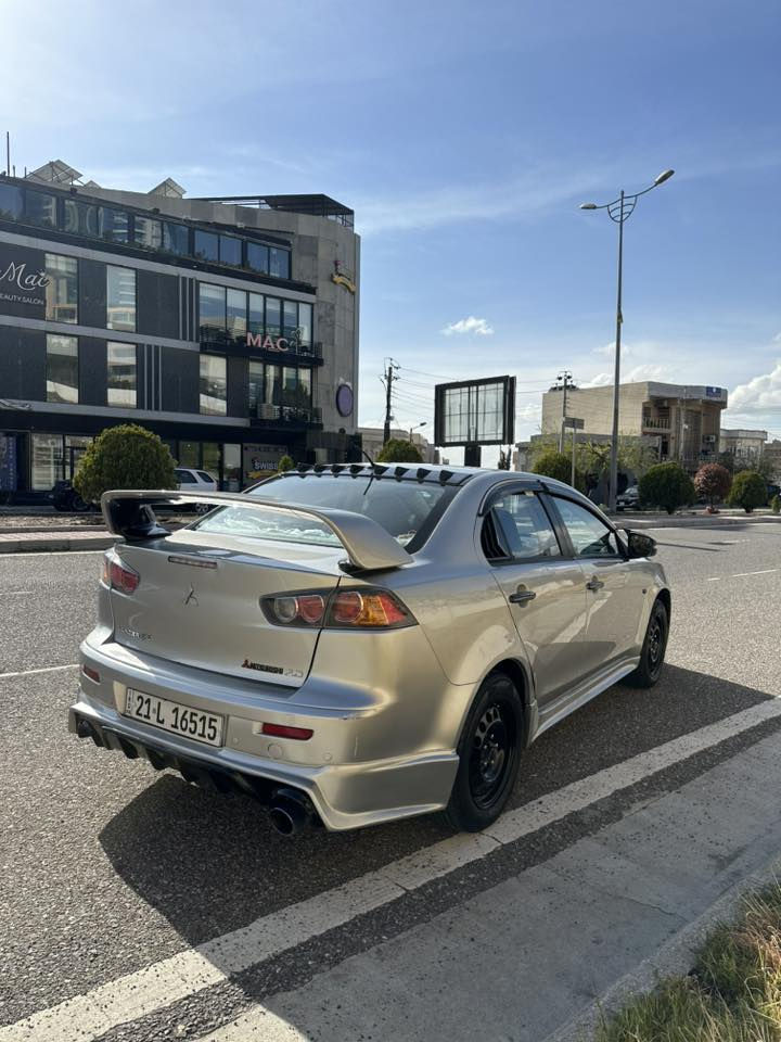 بسم الله الرحمن الرحيم
لانسەر قرش مۆدێلی ٢٠١٧ مەکینە ٢٠ مەرغوب بێ بۆ یاخ  
خلیجی ناوزەرد . گێر ئۆتۆماتیک 
ئاوێنە ئیشارەت .. دوگمەی تراکشنی هەیە سەیارەکە
٤ تایەی تازەی لە ژێرایە .. 
شاشە ئایپاد و کامێرە . باڵێ ئیڤۆ . ئاوێنە باتمان . 
سکوبی جامەکان .دڤیوزەری بۆ دانراوە .. 
سەیارەکە زۆر پاک و جوانە 
پشت و پێش کەپس و گێر و مەکینە و تەبرید بە شەرت .
تازە سێرفس کراوە هایدرۆلیکی گێر و سوکانی تازەیە 
رۆنی مەکینەی تازە گۆراوە هەموی بە شەرت
سەنەوی تا ٢٠٣٠ تازەیە پلێتی رقەمی تازەیە تەحویل و وەکالە و خرامە بە شەرت سەیارەکە تا بڵێ مالی دۆست و بێ سەرئێشەیە 
رەسمی سۆنەرەکەشی دانراوە .. 
ماوەی رۆیشتنی سەیارەکە ١٥٥٠٠٠ 
نرخی 121$ معامەلە سەیارەکە لە سلێمانیە
ژم. *********** 
***********
