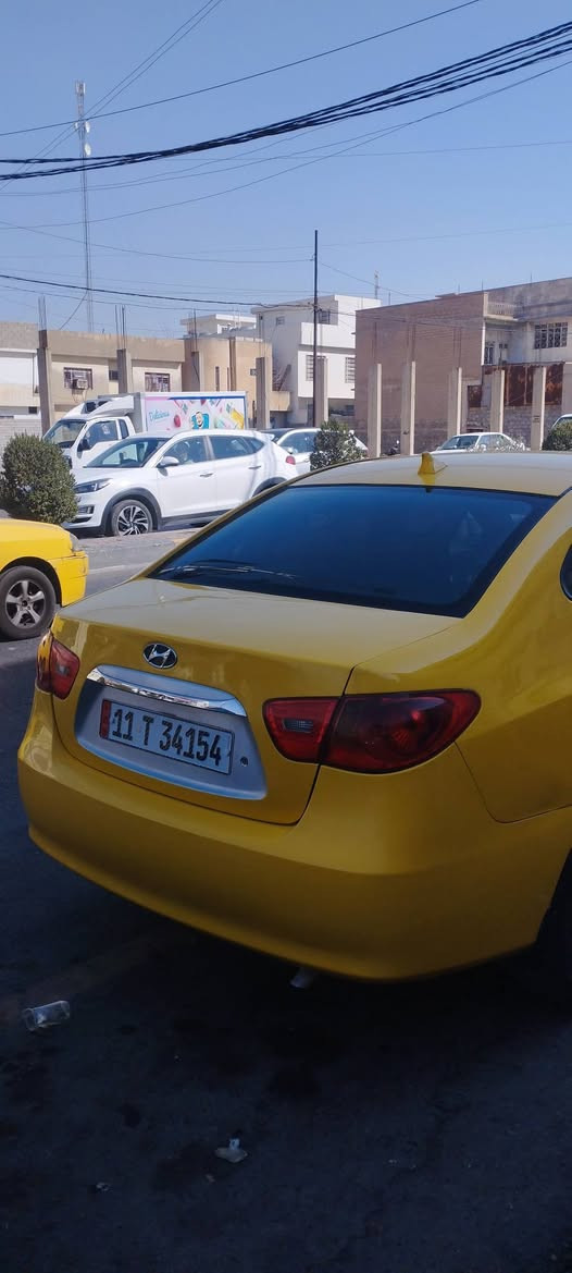 سلام عليكم
الانتر 2007 بسمي السياره 

محرك 20 سياره قطاره بال بانزين الله شاهد 
سياره بدون ضرر بيه تلقيط معجون باب نفر مال صبغ 
أو بأرد باب خلف سائق خفيف سياره صبغته جديده 
ليموني فاتح 💛 
طخمه المدام تعبان أو درايم شفت جديد بدلوتو بس رجع طكطك بس كرزو يرجع نشاء الله 
محرك بي رخاوه بس ما يضر شي 
تبرد ثلج 
تدفاء نار 
كلو جديد تايرات طخم جدد ويل جديد 
سعر 97 وبيه مجال للطيبين 
هاتف ***********فهد
