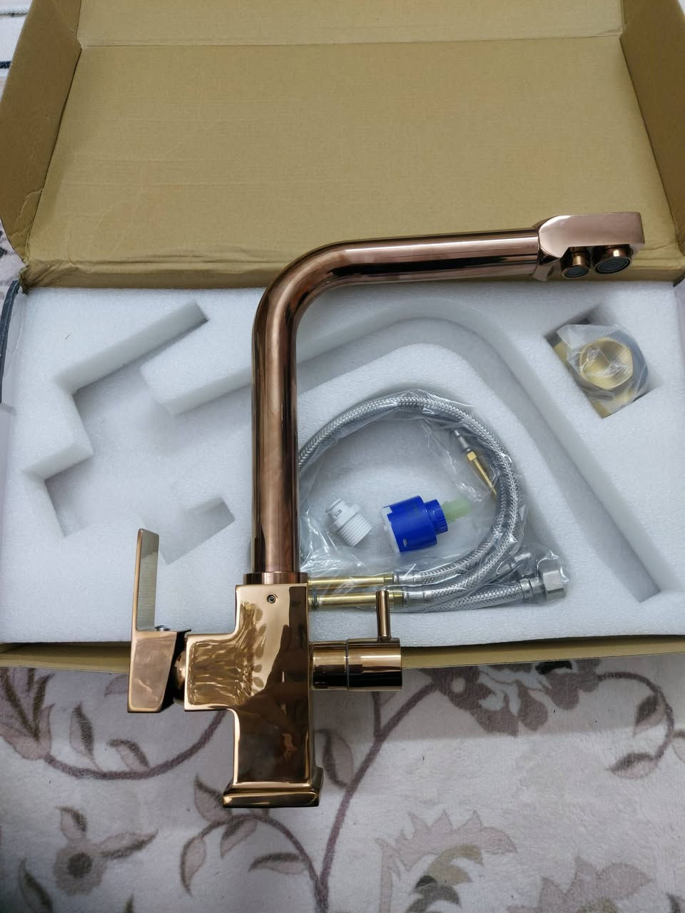 خلاط مطبخ حديث ثقيل ونحاس 100% اصلي 
اللون ذهبي
السعر 40الف شامل اجور التوصيل 
مكاني بغداد مشتل حي المعلمين 
***********
