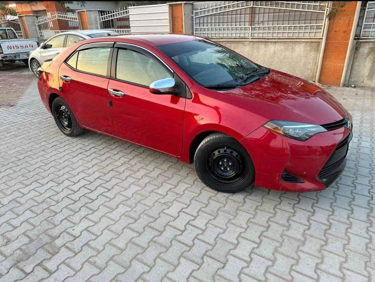 السلام عليكم ورحمة الله وبركاته
كورلا 2018 وارد امريكي  للبيع
مكينه ١٨٠٠
حجر بيئه موجود 
رادار موجود بلادي 
سياره جديده ماشية 97
فئة Le
شاشه كامرة دواره تحكمات جهتين حاكيه بلاتوث اوكس ٣وضعيات قياده تبريد ثلج 
لايت زنون عالي ناصي وبلاجكتورات زنون
كير مكينه مكفوله تبريد صدر كله جديد تخم تاير جديد 
بغداد بسمي هزه سنوية جديد رقم جديد
حادثه مرفق بالصور وبالعراق طخات بسيطة 
السياره متصرف عليه شي
للآستفسار    ***********
السعر  138 وبيه مجال بسيط  جداً
مكاني بغداد مدينة الصدر قرب ساحة 83
