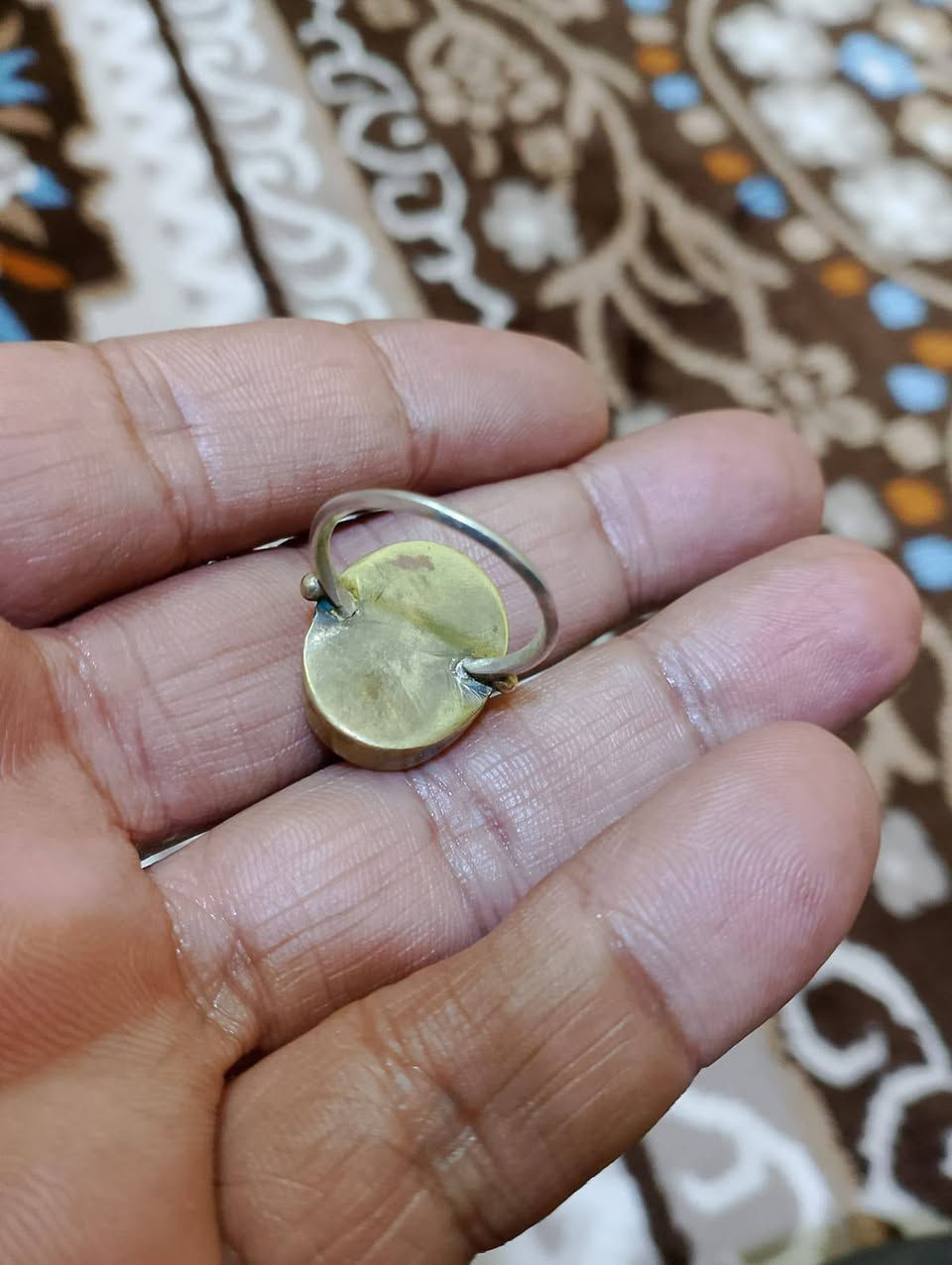 محبس بهذا الشكل سعره50 لا يوجد توصيل البصره ***********
