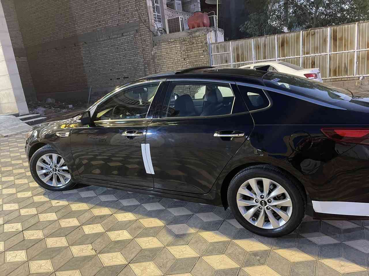 لسلام عليكم 
‎اوبتما 2018  للبيع 
‎سياره فول مواصفات S
‎فول تحكمات 
‎كشنات جلد +كهرباء
‎3 وضعيات قياده 
‎بنوراما
‎لايتات زنون
‎شاشه كبيره 
‎كامره دواره
‎سياره جديده من كل النواحي 
‎ماشيه ب امريكا 60 الف 
‎وهنا ماشيه 20 الف فقط 
‎صدر جديد
‎محرك كير مكفول 2400 
‎مابيه اي نقص الحمد لله
‎وبلعافيه على الياخذه
‎حادثه بنيد وجاملغ موضح بل صور 
‎وباب خلف السائق جزء منه مصبوغ
‎السياره ب اسمي تحويل ثاني يوم 
‎سنويه هزه جديده

‎السعر  128 بيه مجال جداً بسيط 

‎مكان السياره بغداد زيونه
***********
***********
