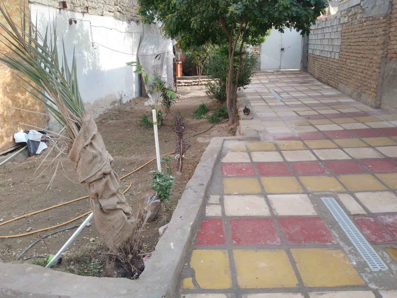 يالله يارزاق
بيت للبيع مساحه 450م كوفه شارع المعمل مقابل مدرسة الازدهار يبعد 100 م عن الشارع العام يحتوي على غرفتين وصاله واستقبال ومطبخ وحمامات عدد 2 البناء ابلوك نوع الأرض عقد السعر 45 مليون لتواصل ***********
