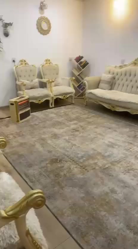 تاقةم قةنةفةي مالكي زور نويية خوي بة ١٨ورةقة كراو بة ٧٥٠$ دةفروشيت ميزي گةورةي لةگةلة چوار تةبلةي لةگةل له هه ولير ***********
