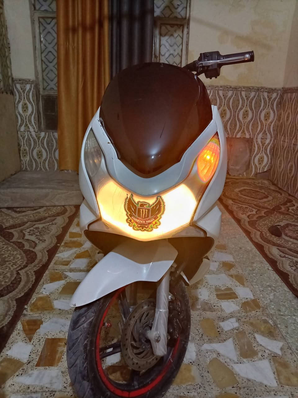 السلام عليكم جيل اول ياباني Gfمكينه 125 مكينه خرسه مكفوله لانضوح  كهربايات كلها شغاله  حساس ستان  السعر(مليون  و١٠٠ وبيها مجال) الرقم ***********
