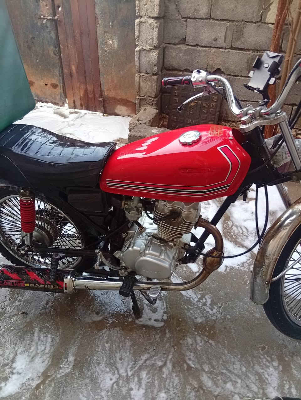 نامه شلامجه أوراق اصولي 7 تعميره 24 بس محرك2025 قبل شهر ونص شاده شلامجه اصلي دراجه كامله وما بيها اي اعطال تجي شغل وتروح دراجه نضيفه  وهيه شاصي 2018 رقمي للتواصل ***********
