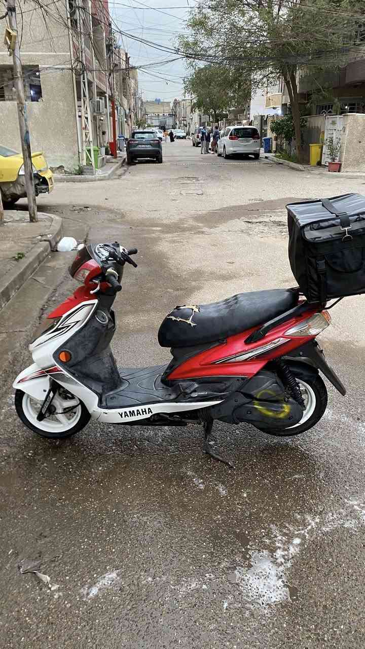 السلام عليكم دراجه سكنس فحل كوري خمسينيه دراجه مكفوله برغي ممفتوح بيه دراجه ناعمه مداريه بانزين محسن ودهن امزويل دراجه للبيع سعره 1275 وبيه مجال مكاني بغداد حي القاهرة الاتصال ***********
