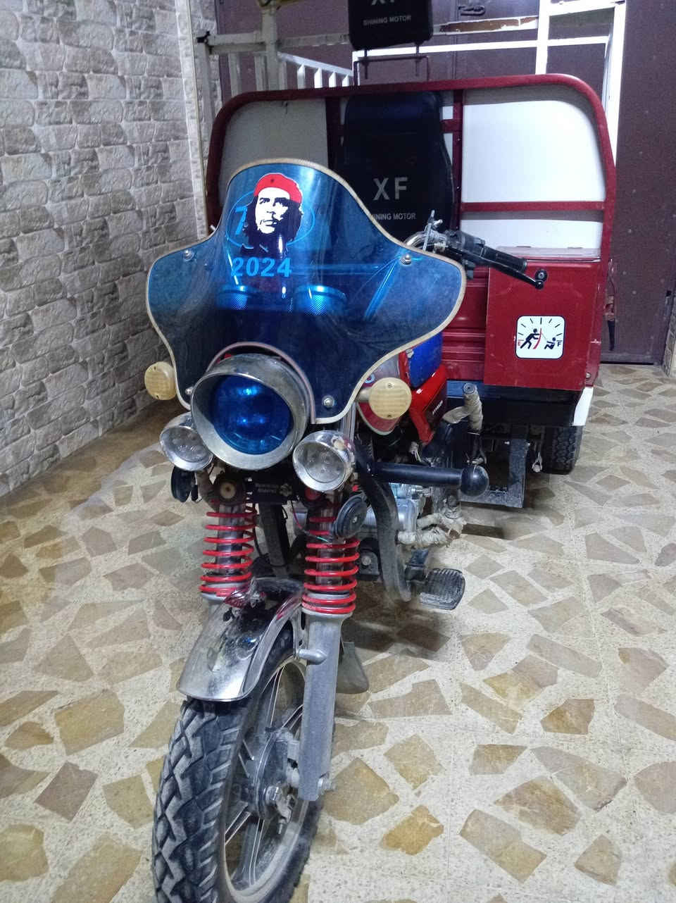 اسلام وعليكم ستوته نضيفه للبيع مكاني موصل الأيمن محرك 19 شاصيها نضيف محرك شرط برغي مامفتوح بي كهربائيات كلها شغاله المنفيس مالها موجود واسويلك مكاتبا عليها أوراق كلها موجوده السعر مليون 450 وبيها مجال شي بسيط وهذا رقمي ***********  اسيا  وتحياتي 🌹
