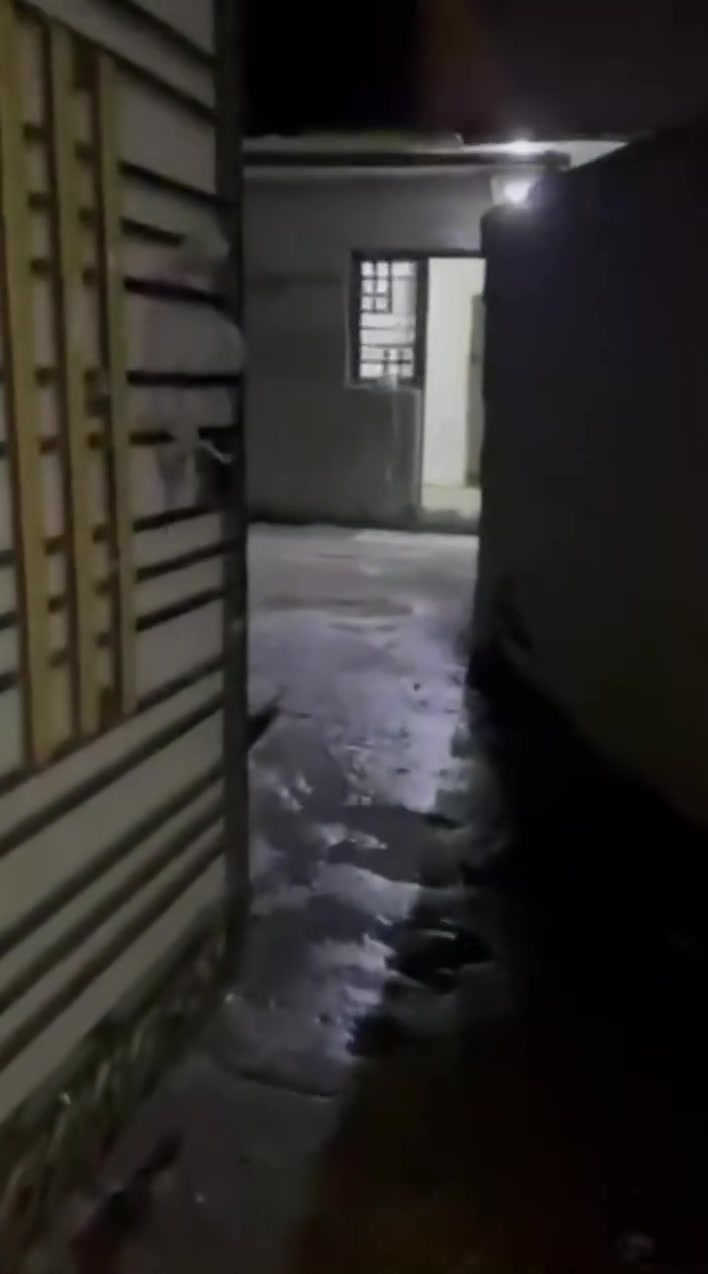السلام عليكم
نص بيت ب حي بغداد خلف سجن حمدان متكون من غرفه وصاله ومطبخ وحمام وطارمه (مطلوب عائلة صغيرة) سعر الاجار 250 الف قفل! شامل اجور الماء والكهرباء للاستفسار *********** واتساب
