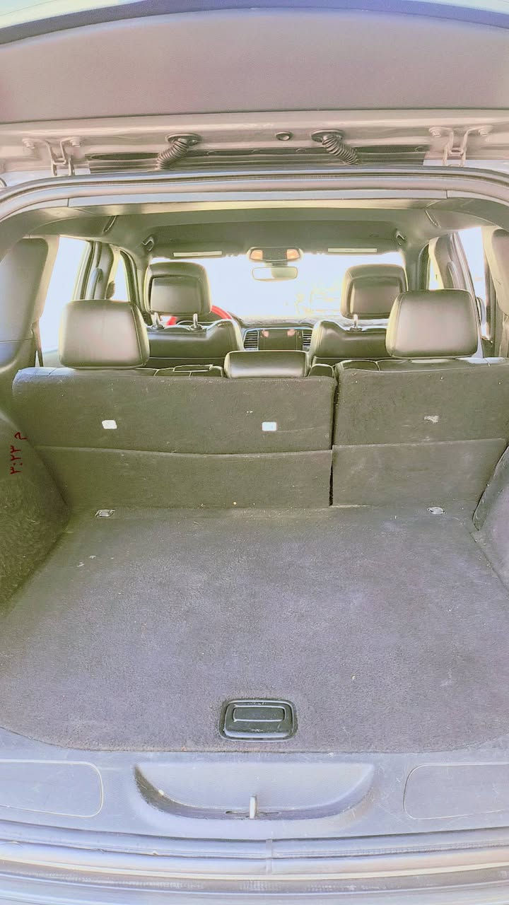 السلام عليكم 
اخوان بيع مستعجل مستعجل 
جيب لاريدو شيروكي امريكي
 موديل 19 رقم بابل
السياره مواصفات بلاك توب 
اللون المميز سمنتي 
تشغيل عن بعد 
توقف خلفي ذاتي 
حساس خلفي 
كامرة خلفيه 
الصندوق كهربائي 
منضومة زنون كامله 
شاشه كبير كار بلي 
الويل الاصلي بلاك توب 
تبريد تدفئة فووووول 
تبريد قطعتين 
تدفئة بالكشنات 
استيرن هيتر 
السياره فور ويل 4×4
مكينه جديده شادله بساتم مال ١٤ يعني المرغوبة 
الكير بلاد فووول 
تخم تاير جديد
باتريات اثنينهن جدد 
السياره تاخذه ما تصرف عليه ولا الف 
باسمي حصرا 
بيه ستة قطع صبغ فقط صبغ بس بدون دواخل شرط الفحص 
بيه تصليح قليل بالفخذه 
كل الدواخل مكفوله شرط تجي وتفحص وشوف ما عدا تصليح جدا بسيط بالفخذه 
السعر  اتصل وتدلل الي تريده يصير مناسب جدا
اخوان ملاحضة:: السيارة مال جناي والله يعني مرتبه على ايدي 
الاتصال ع الرقم *********** 
غير متواجد ع الفيس 
مكاني كربلاء 
اي استفسار اتصل وتدلل
