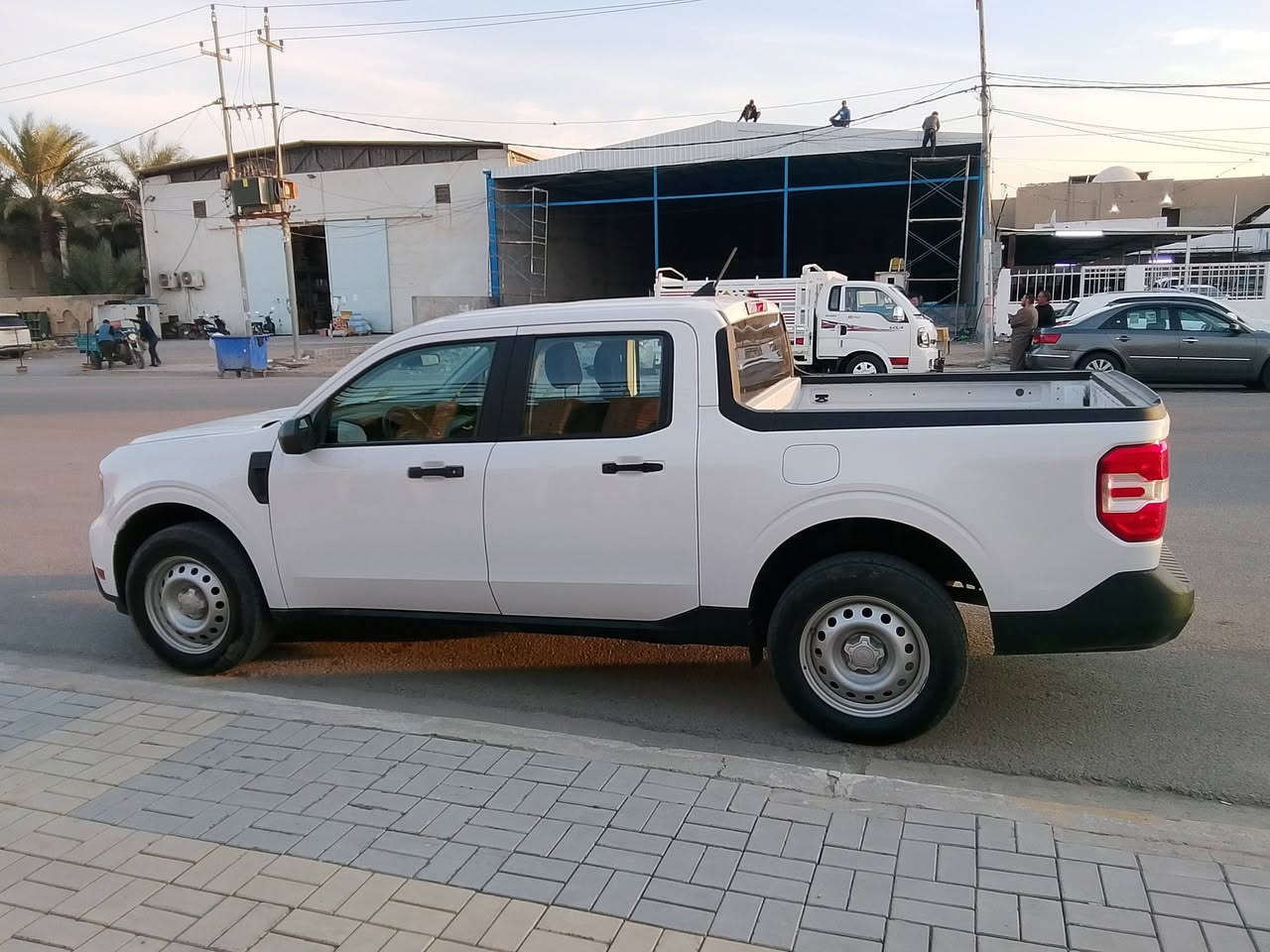 السلام عليكم
 فورد مافرك 23 محرك 2000 رقم بغداد
مكفوله عده هذا البارد بالبنيد لون ابيض السياره حلوه كلش 
المكان بغداد السعر المطلوب 175وبيه مجال قليل
 ***********
