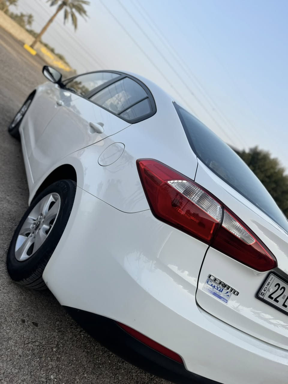 السلام عليكم كيا سيراتو خليجي
موديل 2014
محرك1600دوش 
رقم أربيل    شرط التحويل 
السياره بيه باب وربع بدون دواخل 
حداديه صدر كله جاهز أي نقص مابيه 
مواصفات   
شاشه كأمره 
حساسات 
داخل اسود  
العنوان بغداد 
الشراي يتصل *********** 
السعر 115 بيه مجال
