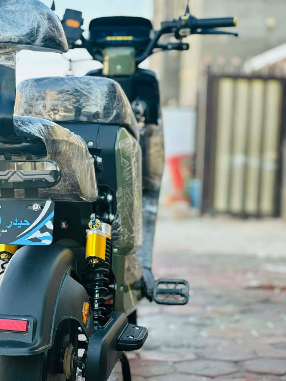 السلام عليكم شباب دراجه R9 للبيع جديده كلش موديل 2026قبل كم يوم اخذته عوزت فلوس واريد ابيعها جديده ونضافه فول ملف الف و ٥٠٠ +20 امبير لون زيتوني 
التواصل خاص او الأتصال علرقم *********** بي واتساب
