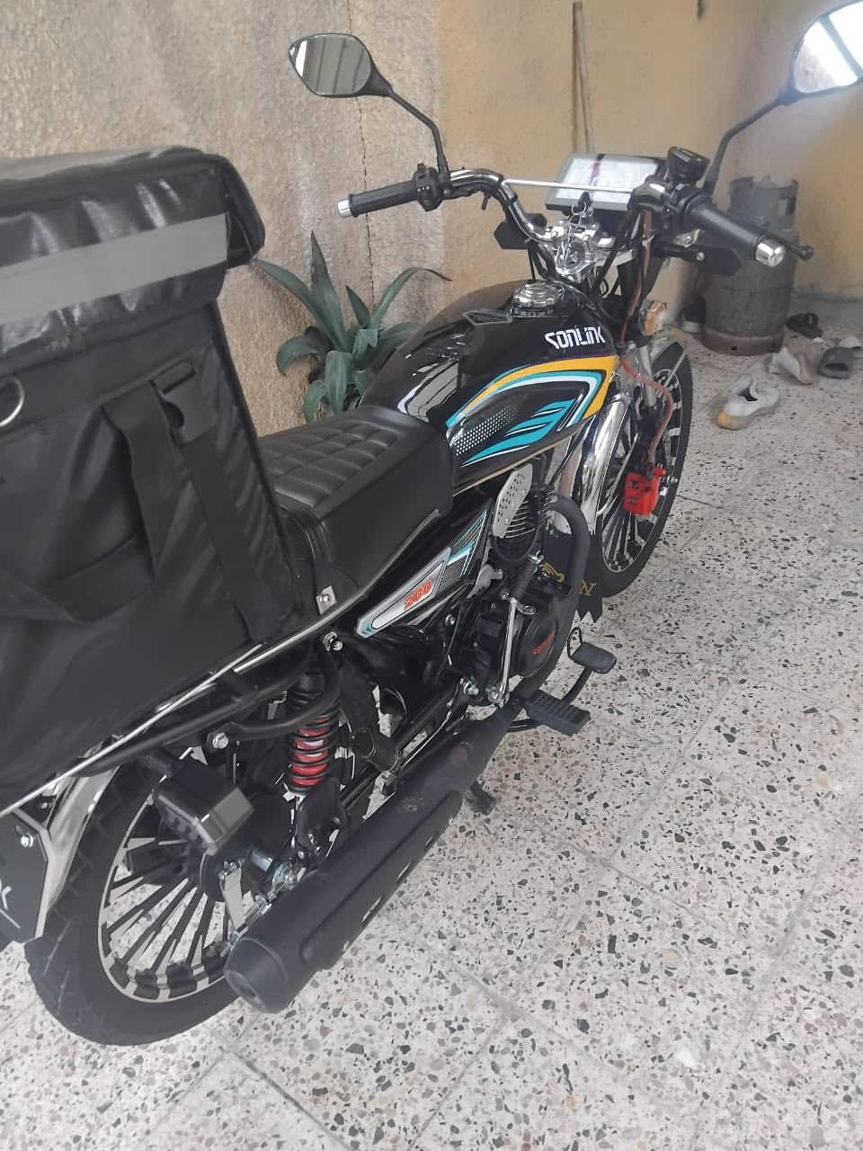 دراجه سونيك مديل 25 مكينه200c ضاغطه وزنجيل دراجه جديده وكامله من كل النواحي.
الرقم: ***********
مكان: بغداد الشعب.
السعر :850 وبيهه مجال ‭
(الصندوك مو للبيع
