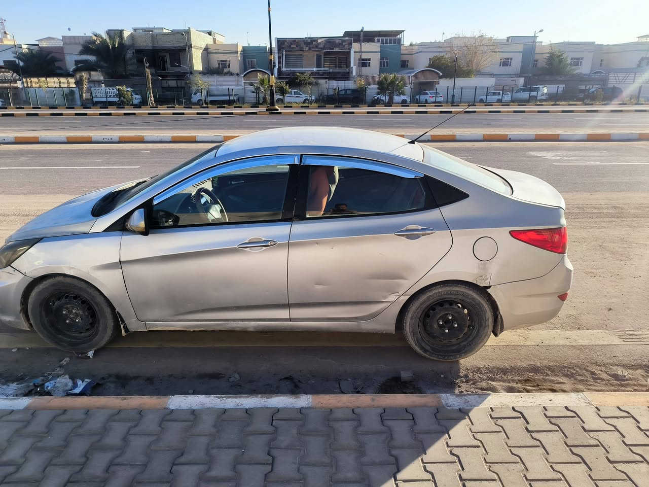 اكسنت ٢٠١٣ محرك ١٦٠٠ رقم نجف العنوان نجف بيها صبغات ابيع حزام بدون دواخل منظومه تبريد هاي الصيفيه السعر 77$ وبيها مجال حيل بسيط رقم الموبايل ***********
