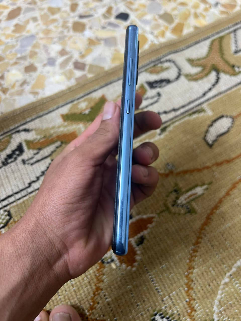 ***********
