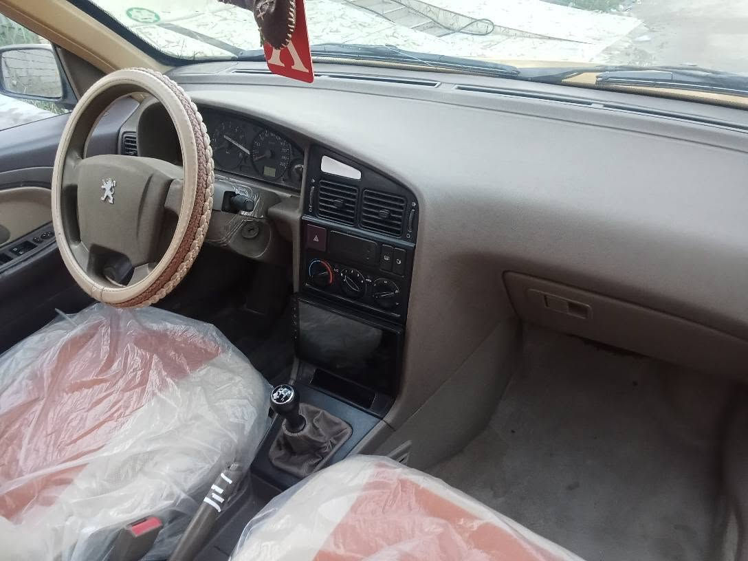 السلام عليكم ورحمة الله وبركاته
للبيع بيجو 405 السياره حلوه خير من الله 
كير مكينه حلوات تبريد شغال شادلها شاشه 
هيه غرامات يمي تاخذ مني مصفر حداديا زينا
 وتعال اوشوف بعينك المكان الكرمه ابو صخير *********** هاذه بي وات ساب علمن صاحب السياره يريد تحويل اتصل وانا بل خدمه البصرة, العراق
