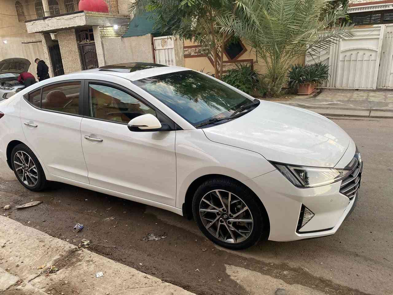 للبيع النترا 20 فول  رقم بغداد بسمي ماشيه 66الف مكفوله كشنات جلد تحكم شاشه فتحه كامرة امامي خلفي وجاهزه عل وضع الشركه حداديه وتايرات وباتري جدد مكان ناصريه  السعر 174وبيه مجال قليل ***********
