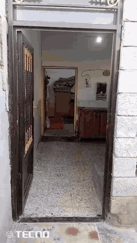 سلام عليكم دار للبيع مساحته ٦٥ متر سند ٢٥طابو زراعي مكانه علوت فحل وره فلل السعر ١٠ ملايين بي مجال ***********
