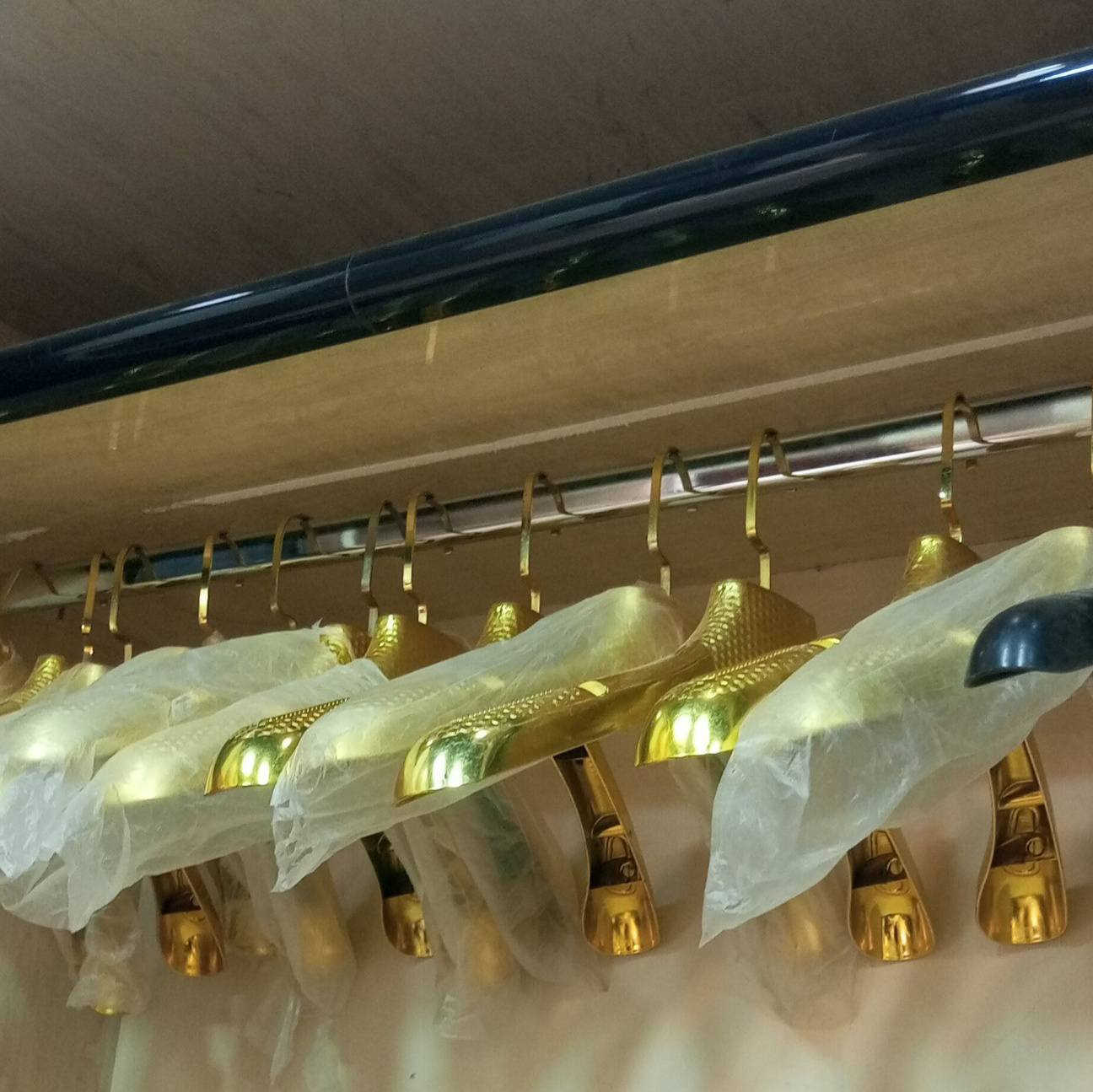 تعاليك للبيع شلعه كامله مالت بجامه ومال بدي رقمي واتساب ***********
