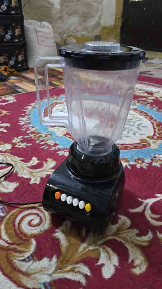 من رخصه الأدمن خلاط اصلي ألمانيا 🇩🇪 استعمال شهرين سعره ١٥الف الشراي يتصل *********** ***********٢٠٥
