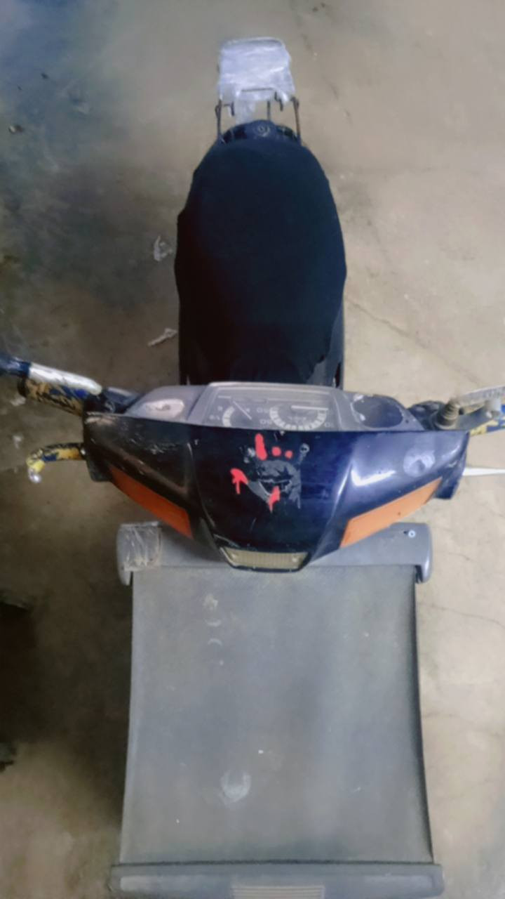 سلام عليكم ياماها للبيع . غراض كامل كهربائيات كامله ،، بس سلف ما يشتقل ، كابريتر بلادي ،، سعر 150 وبي مجال قليل ، مكاني طريق ليلان. ، رقم ***********
