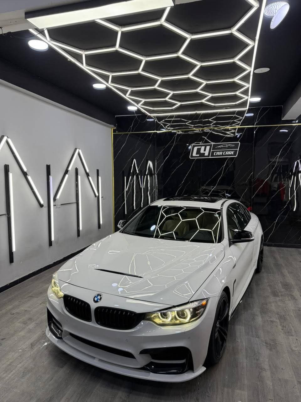 Bmw 430i 2019 kit M4 اصلي مو تجاري
مواصفات / فول 1/1 للرادار

ماشيه 64 الف  فقطط جديده كارتون

فتحه سقف 

كشنات جلد تدفئه

خزن ميموري 

رادار امامي 

ردارات جانبيه 

هيتر مري 

فول للعين داخل بيج اصل 

الغراض العليها / 

بنيد M4 cs اصلي + البنيد البلادي انطي وياه سياره هديه بدون صبغ

دركه كاربون فايبر اصلي M4 

دعاميه اماميه + لحيه M4 

دعاميه خلفيه + دفيوزر + زعانف M4

دوسات جانبيه M4

سبايدر خلفي M4 

ويل اصلي اصليي هم M4 

كفرات فجوج 

مري باتمان 

بدون نقص برغي 

حادثها : باب مبدل نفس لون + جاملغ هلفي صبغ فقطط
***********
