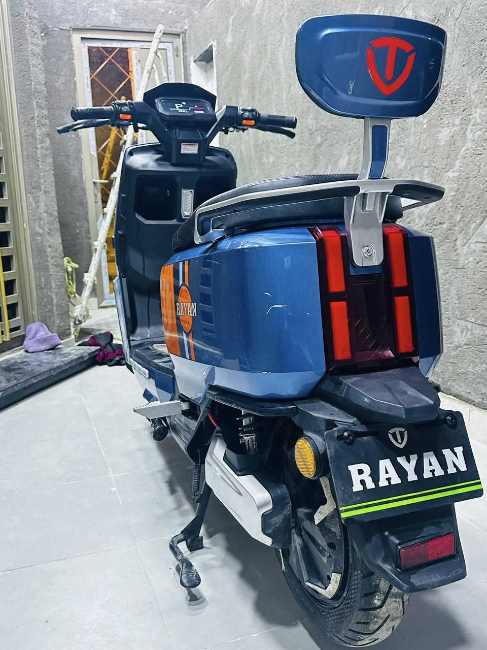 السلام عليكم ريان وحش الكون
دراجه جديده وحلوه طسه ناعمه
72v /35Ah باتري7
ماطور 2000W
2 سويج + 2 بصمة
جهاز انذار ضد السرقة
نظام TTFR لاعادة الشحن عند استخدام البريك مكاني بغداد سعرها 900بيها مجال بسيط لل استفسا واتساب او اتصال
***********
