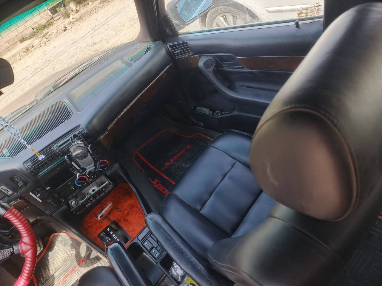 السلام عليكم
بي ام اصل 525
موديل 1992معلايه 1995
مكينه وكير بشرط اوتو 
مكينه صقر 28مسكر 
داخل جلد 
تنته كهرباء شغاله طگتين 
حداديه 75٪
تدفئه تبريد قطعتين ثلج 
تخم تاير تخم ويل خليه 
ملاحظات بسيطه 
العنوان ديالى بعقوبه
السعر 55وبيها مجال 
رقم الهاتف 
***********
