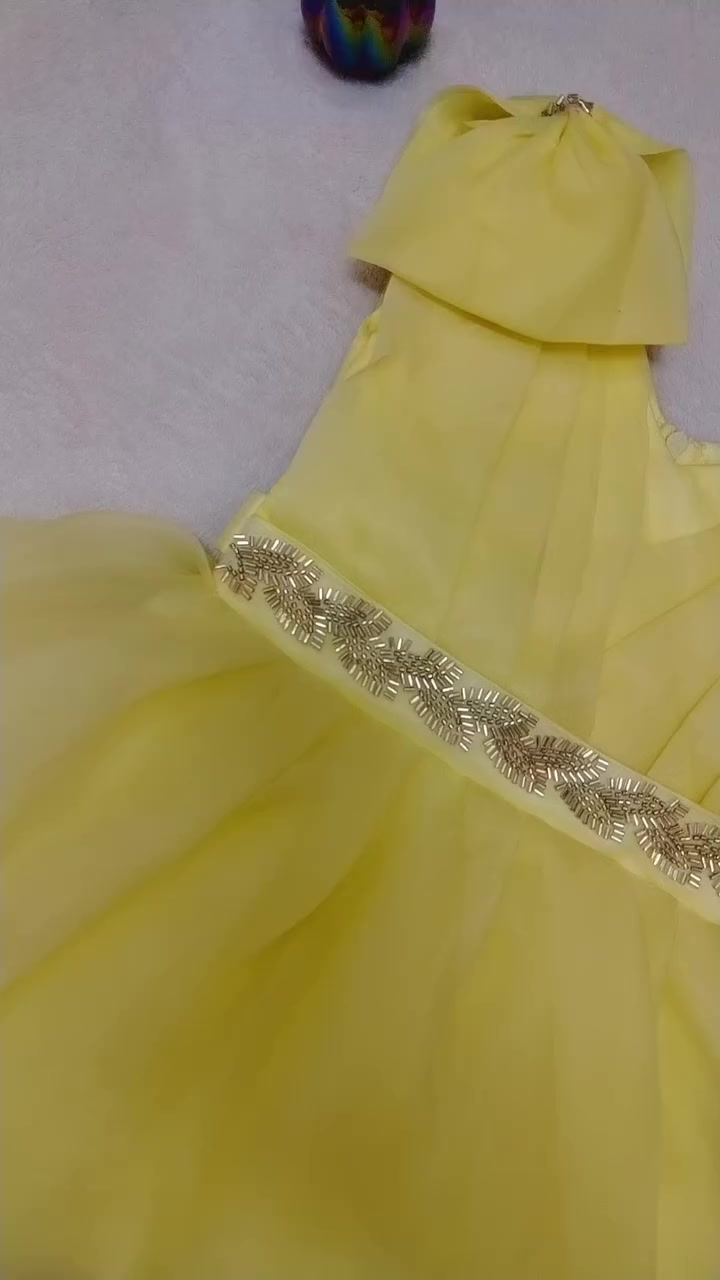 فستان يلبش سنه الئ سنتين سعره 7


**إذا كنت صاحب هذا الإعلان وتريد حذفه لأي سبب، رجاءا أرسل رسالة إلى الدعم الفني**