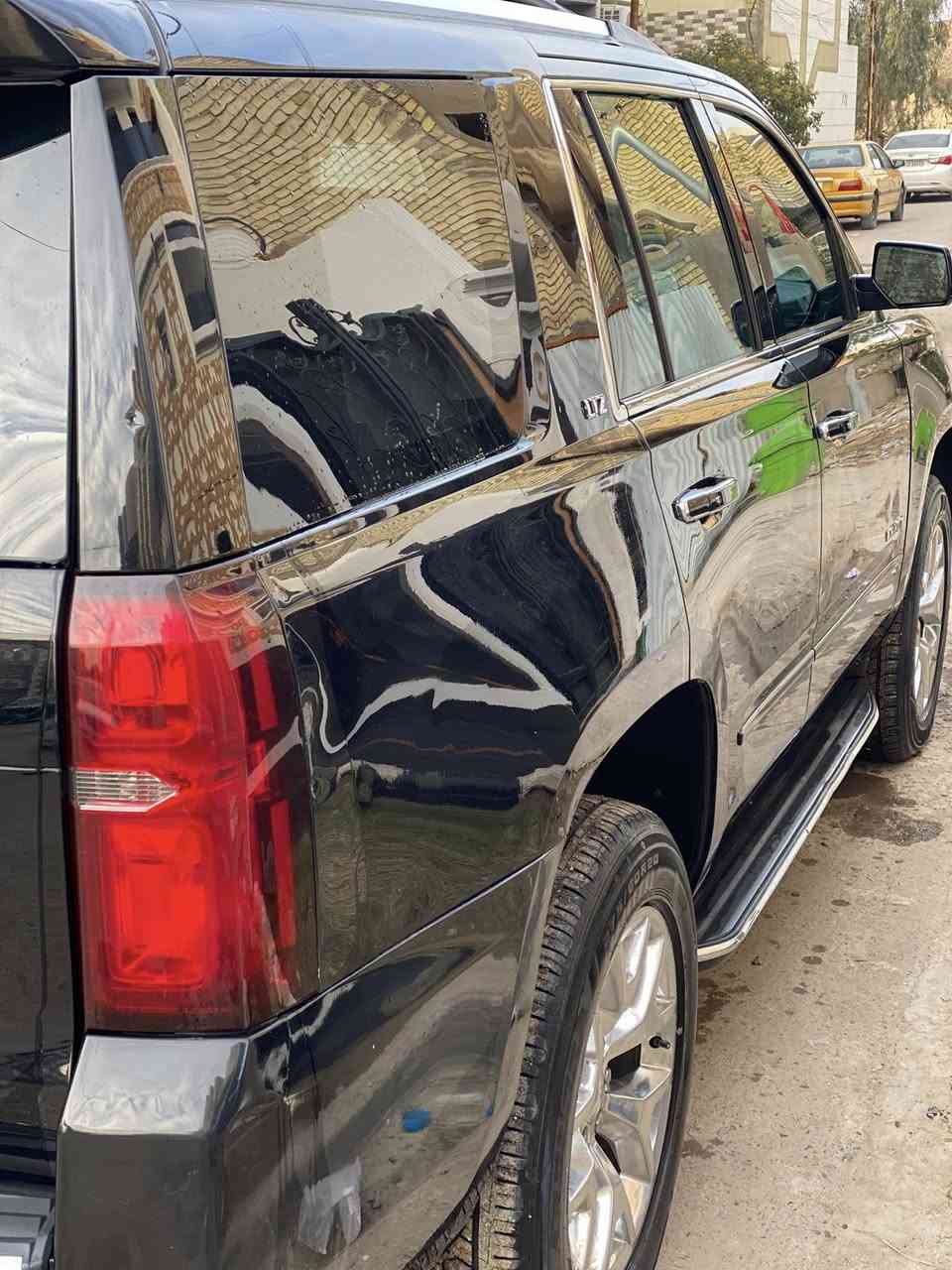 تاهو خليجي ٢٠١٦اسود
بدون حادث وبدون صبغ
فول مواصفات LTZ

مواصفات السياره 
بصمه 
داخل قرميدي
ثلاجه 
فتحه 
تدفئه تبريد كشنات 
لايت زنون 
حدايه نضيفه 
كشنات جلد تدفئة تبريد الكشنات
شاشه كبيره 
شاشه خلفيه 
وبعد بيها هواي مواصفات السيارهltz

بغداد باسمي سنويه وهزة جديدة 
السعر ٣٣٥

مكان بغداد ألشعب 
رقمي متوفر بيه واتساب ***********
