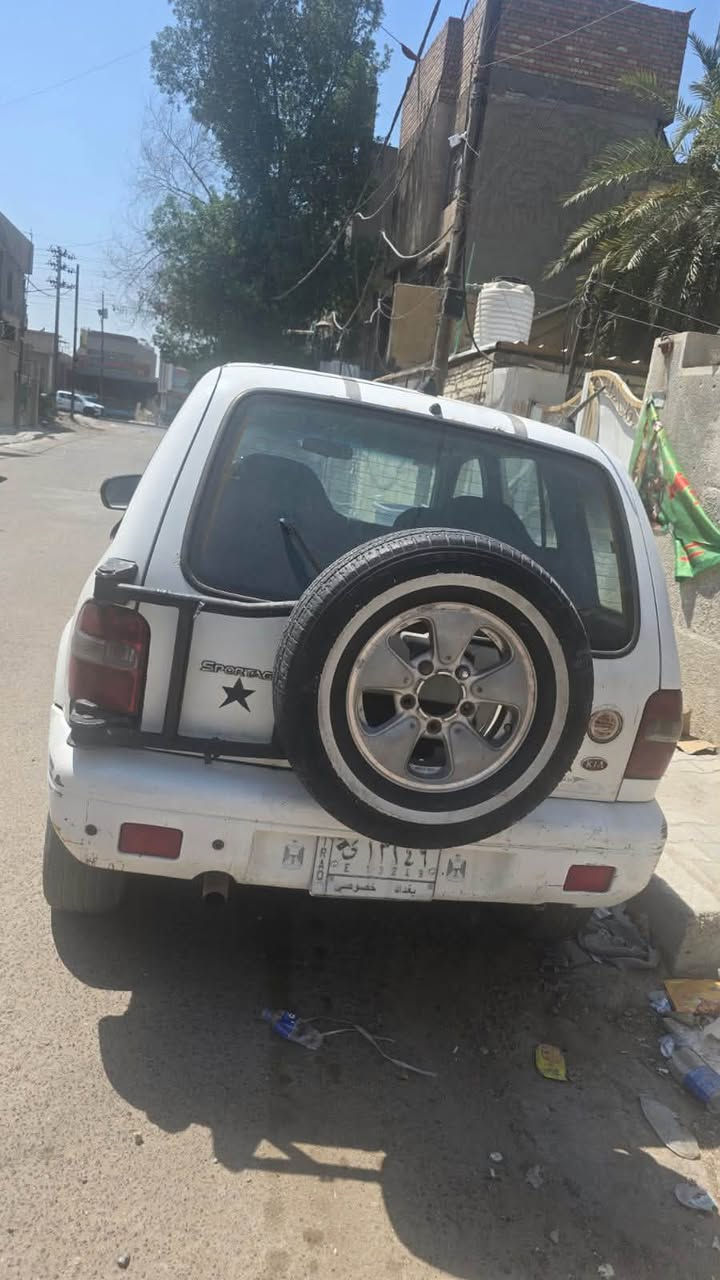 السلام عليكم كيه سبورتج موديل 2000مكينه وكير أكسل خير من الله رقم بغداد  باسمي تحويل مباشر سعر 38 وبيها مجال مكانها بغداد الكماليه  رقم الهاتف  ***********
