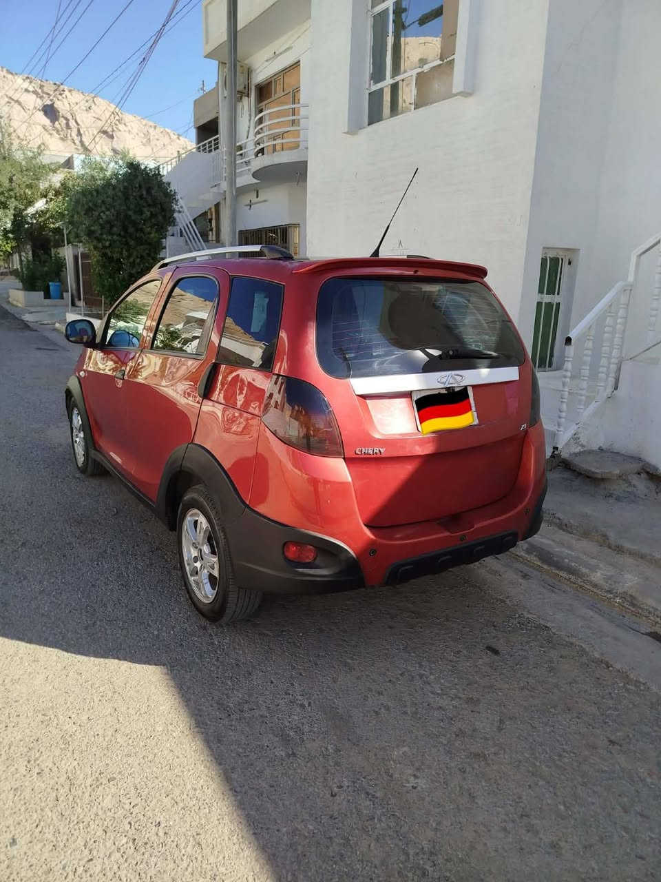 ئەم سەیارە بۆفرۆشتن بۆگۆڕینەوەبەشتی بەدڵم بیت  زۆر پاکە بی عەیبە ماڵی فەقیرە گشت گیانی  جایزە ساردووگەرمی ئیش دەکات ڕەقەم جنوبە سەوەی تازەیە تا2028مانگی 11سعری 42ژم ***********  ***********
