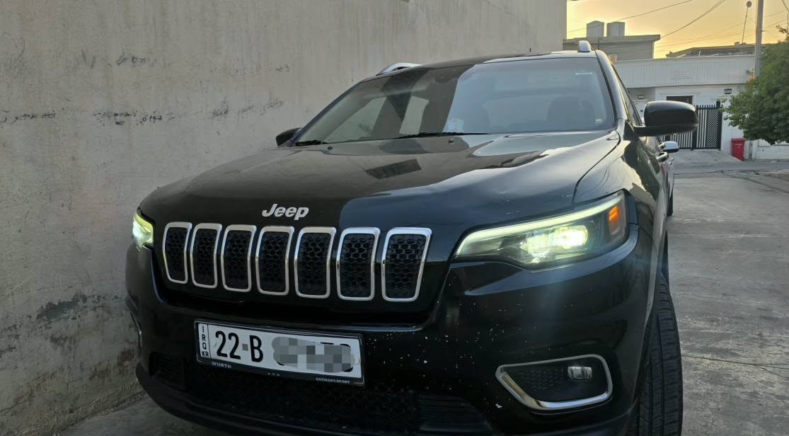 للبيع كاش - فرصة 🚙🔥
جيب شيروكي v6 /3200سلندر 《بزون》
موديل :2021
اللون: أسود ملكي
الوارد: كندي
الممشى: 73 ألف ميل فقط وقابل للزيادة
صبخ:جاملخ سكن فقط بدون قطرة دواخل

الحالة:
١-محرك وكير  غير مفتوح وصرف بخار شرط
٢-نظيفة جداً من الداخل والخارج، استخدام شخصي، شرط فحص دواخل السيارة وكالة 100% • السيارة أنظف من الصور، في الواقع أحلى من الصور 

المواصفات:
فل أوبشن - واحد على واحد يعني فول فول
‏‎‏‎- بصمة تشغيل
‏‎‏‎- بصمة أبواب
‏‎‏‎-تشغيل عن بعد
‏‎‏‎-ترحيب عند الاقتراب
-رادار امامي والجانبي والخلفي
-تنبيه قبل الاصطدام
‏‎‏‎-كشنات جلد
-شاشه ديجتال
-تحكم ستيرن 
‏‎-دبل اكسل
‏‎-اوتو ستوب
‏‎‏‎-كشنات تدفئة ( اماميه - خلفيه )
‏‎‏‎- تبريد قطعتين
‏‎‏‎- ليد نهاري وبگ لايت ليد
‏‎-صندوق كهربائي و كشن كهربائي
‏‎‏‎-تحديد سرعه
‏‎‏‎-مانع انزلاق
‏‎‏‎-كامره خلفيه دواره
‏‎‏‎موقع السياره — كركوك داخل مدينه
والسعر :  125 $$ وبيه مجال قليل
‏‎‏‎للأستفسار. — *********** - *********** كركوك, العراق
