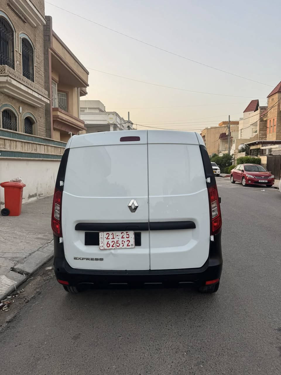 رينو اكسبريس فان 
موديل ٢٠٢٤ 
٣ قطع صبغ بدون دواخل 
ارباك سيستم 
ماشي ٤٤٠٠٠ كم 
كاتي يترقم شمالي 
سعر ١٢٠ ورقه 
***********
