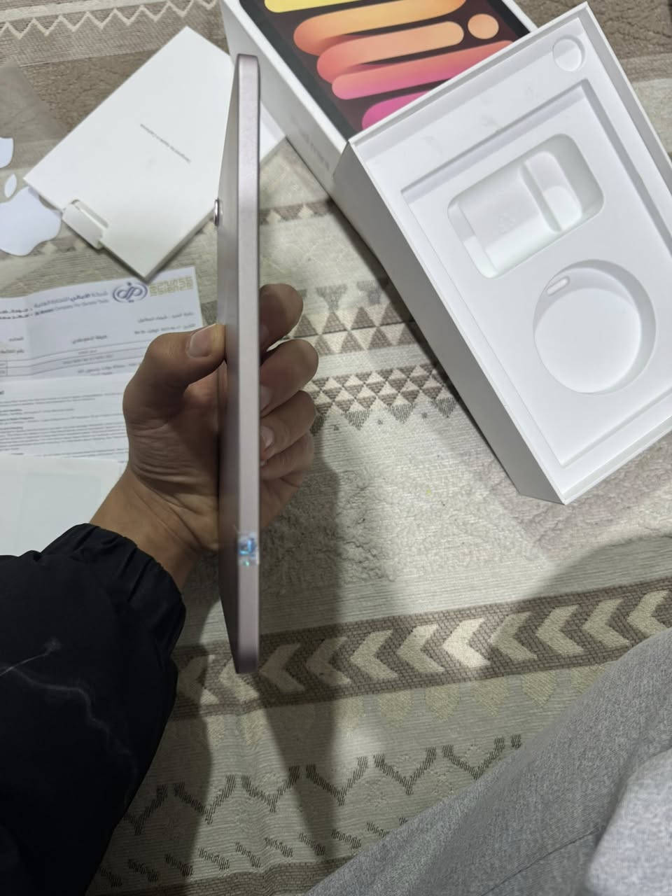 سلام عليكم ايباد مني ٦ذاكره ٦٤ بطاريه ٩٥ الايباد شخط ما بي ومكفول من كلشي الايباد يخبل وما مفتوح ولا داخل صيانه الايباد مأخذي من الآماني وبي وصل الشراء ولكارتونه الايباد للبيع او مراوس سعر ٣٥٠ وبي مجال كلش قليل مكاني كربلاء الحسينيه جريه مركز الطف رقم ***********
