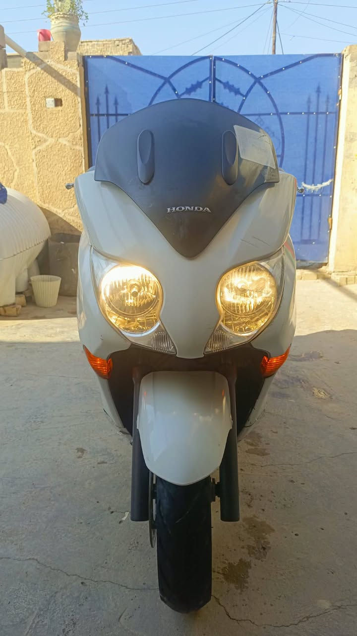 السلام عليكم شباب دراجة صفر عشرة
مكفول كفالة عامة لون ابيض صدفي 
دراجة مال جناي اوراق كاملة مكمركة سعر 12وبيهة مجال مكاني بغداد الشراي يتصل ويشلع عيوني  رقم الهاتف ***********
