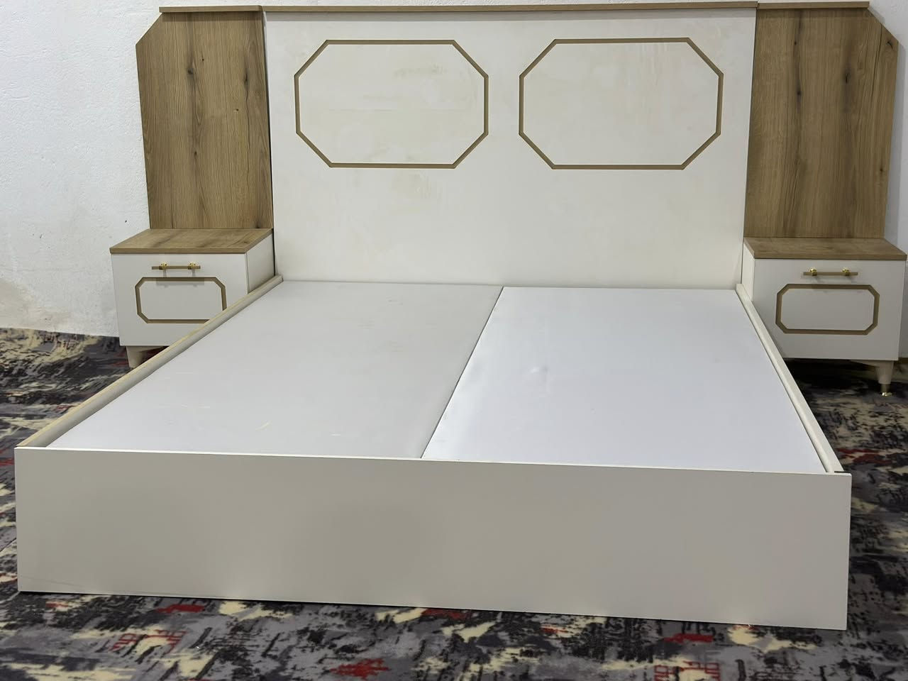 السلام عليكم غرفه نوم تركي جديده مامستخدمه نهائي السعر 800 وبيها مجال للتواصل على الرقم *********** العنوان بابل الشوملي شرط جديده الغرفه مامشدوده فقط شديت الكنتور للعرض
