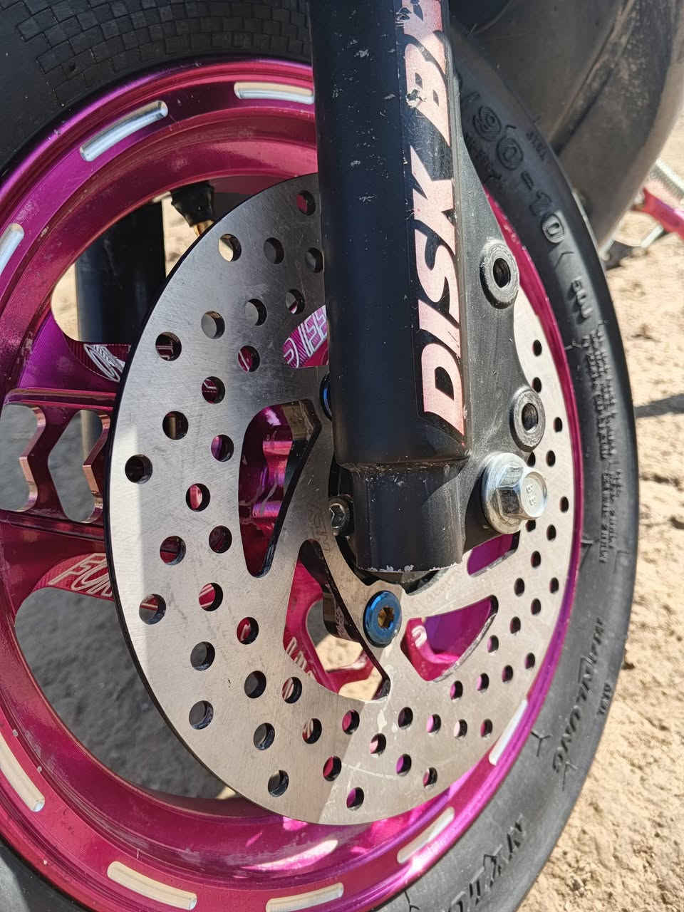 للبيع او مراوس بنامه  دراجه رمبه نزلته صار 6شهر وسويته 55 كلمله مكمله كلشي مابيه ابيعلك هيج او كامل غراضه كلهن موجوداد... شلعه معدل فول تعال كلبه وشوفه المكان ديالى بعقوبه ***********بي واتساب
