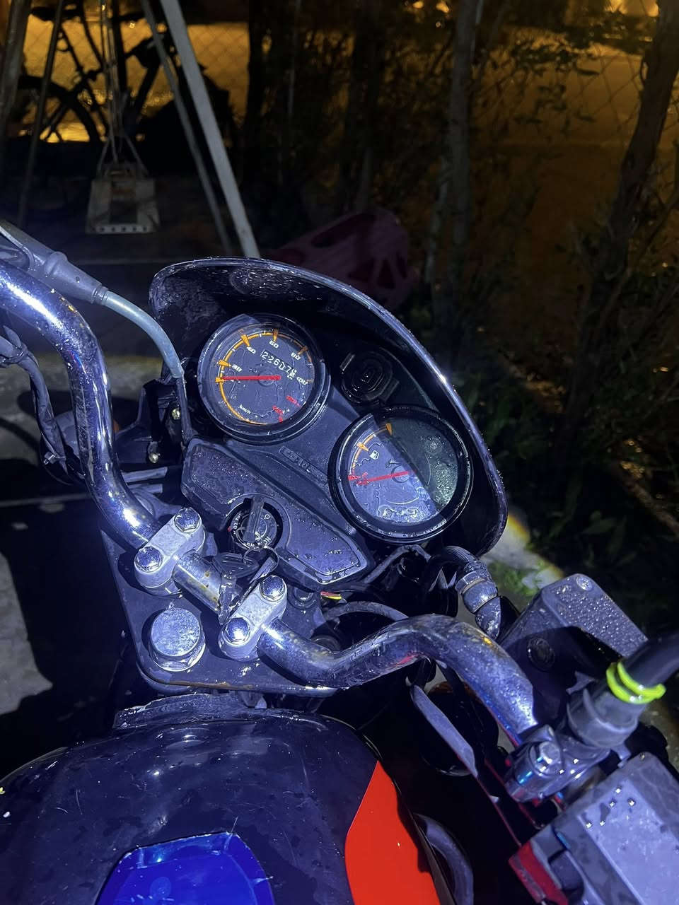 سلام عليكم دراجه بوكسر جبلي مديل 22 دراجه اوراقه كامله ومعاملت ترقيم للنص ومتوقفه لين نسد ترقيم دراجه متروكه يرادله ترتيبات  باتري كاعد كهربائيات كله شغاله شويه 1300 وبيه مجال مستعجل عله بيعته مكاني بغداد جديده ***********
