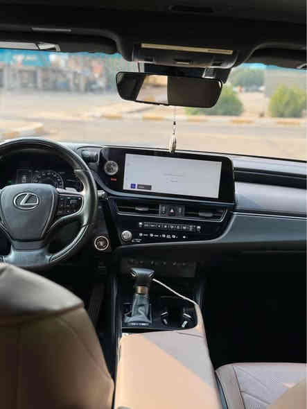 لكزز es300h
موديل 2023
السيارة ماشية 33,000
الفئة الترا لگجري فوووول مواصفات لون صدفي
❌بيها تبديل قطعتين فقط بنيد وجاملغ جهة السايق 
كلشي موضح بالصورة 
للتواصل (***********) بغداد
