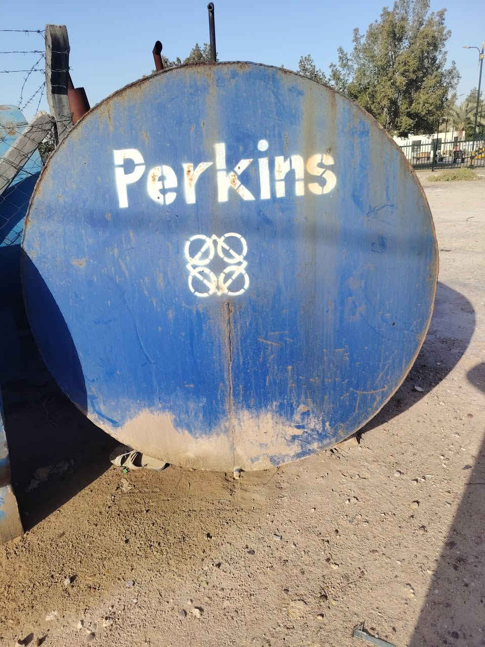 سلام عليكم يوجد 2 خزانات  كاز للبيع السعر الواحد 500 معه المجال القليل العنوان النجف ***********
